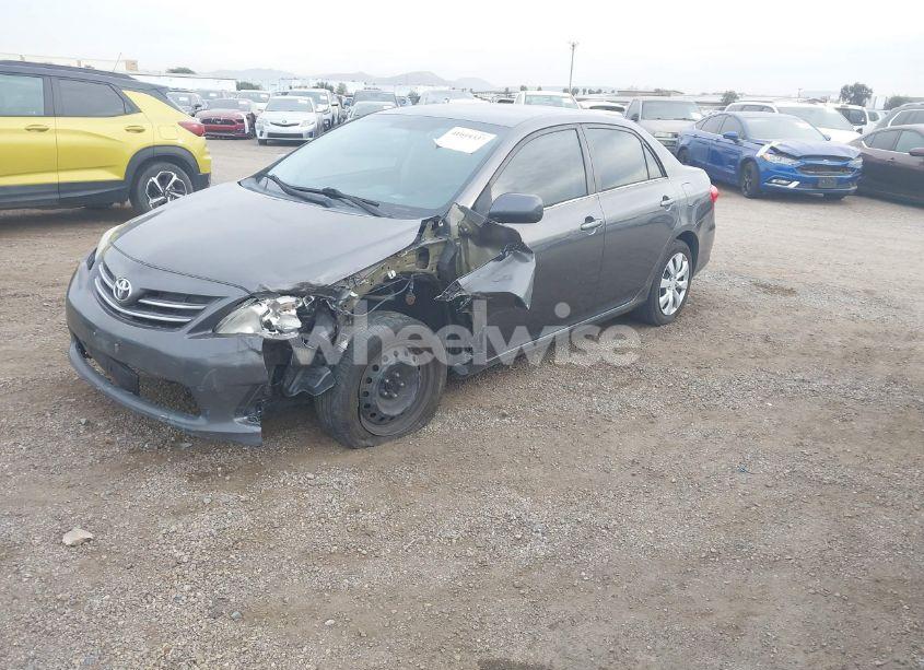 Photo 2 of 2013 Toyota Corolla LE (VIN 5YFBU4EE0DP198647)