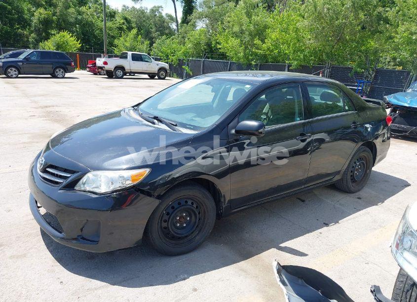 Photo 2 of 2013 Toyota Corolla LE (VIN 5YFBU4EE0DP204849)