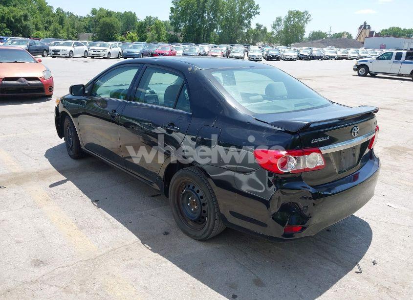 Photo 3 of 2013 Toyota Corolla LE (VIN 5YFBU4EE0DP204849)