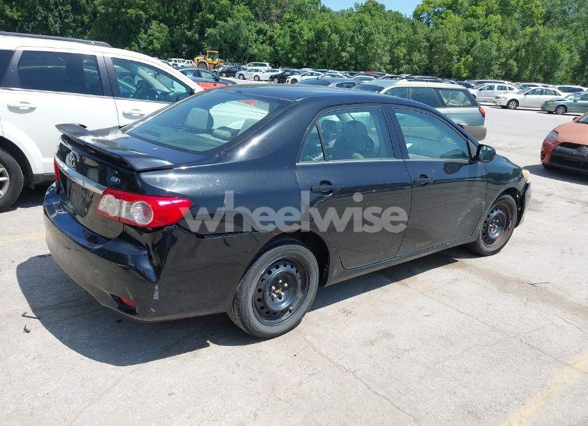 Photo 4 of 2013 Toyota Corolla LE (VIN 5YFBU4EE0DP204849)