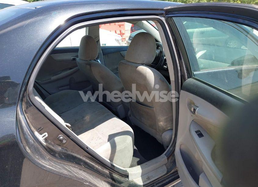 Photo 8 of 2013 Toyota Corolla LE (VIN 5YFBU4EE0DP204849)