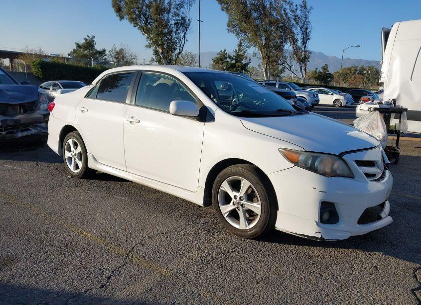 2013 Toyota Corolla S (VIN 5YFBU4EE0DP211655) main photo