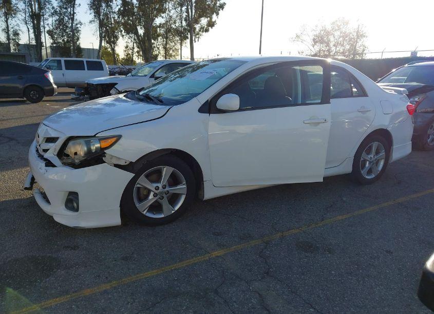 Photo 2 of 2013 Toyota Corolla S (VIN 5YFBU4EE0DP211655)