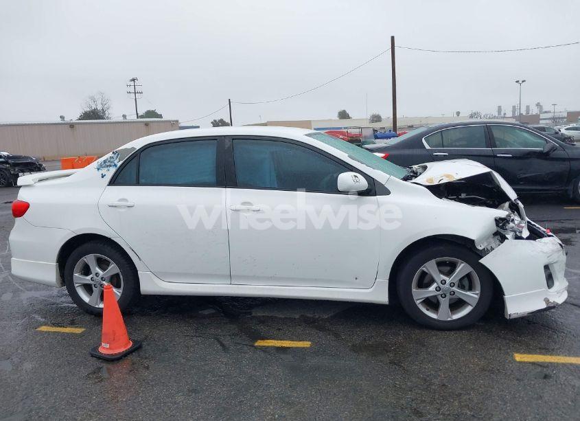 Photo 13 of 2013 Toyota Corolla S (VIN 5YFBU4EE0DP211915)