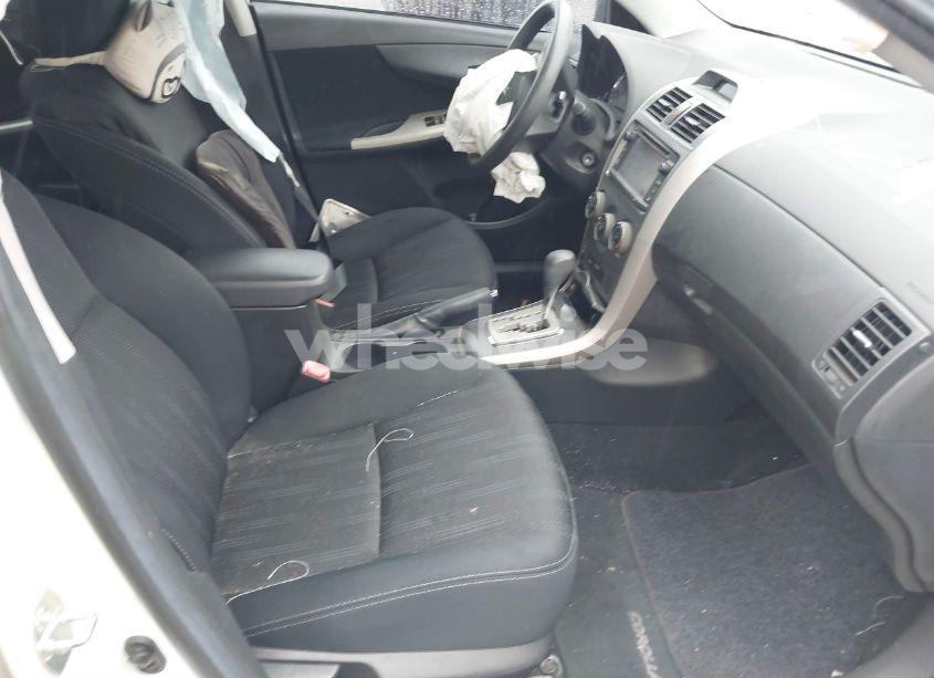 Photo 5 of 2013 Toyota Corolla S (VIN 5YFBU4EE0DP211915)