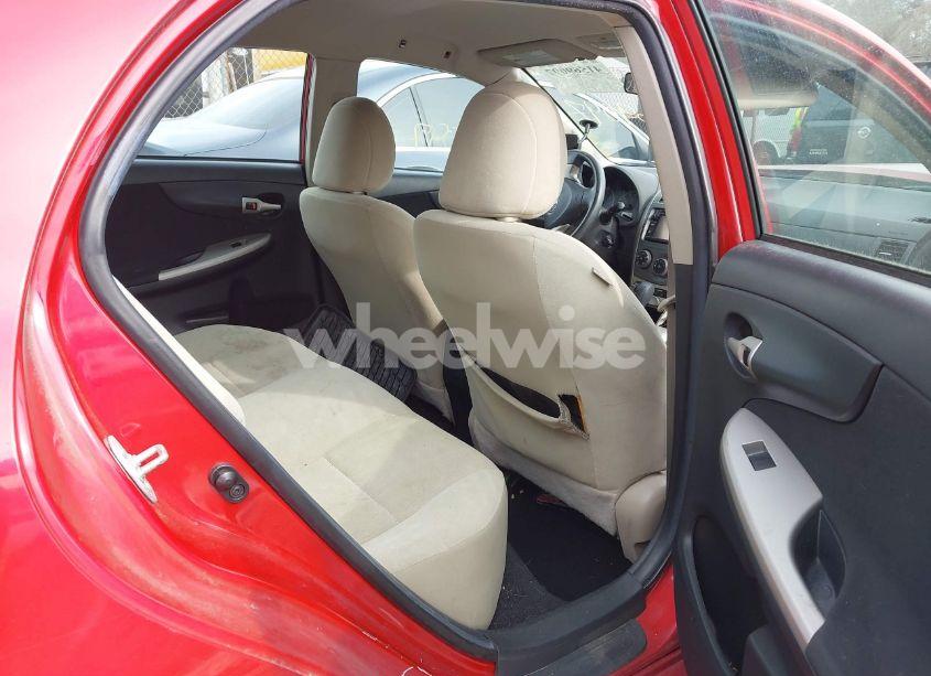 Photo 8 of 2013 Toyota Corolla LE (VIN 5YFBU4EE0DP215690)