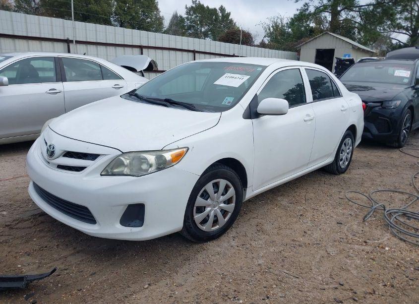 Photo 2 of 2013 Toyota Corolla L (VIN 5YFBU4EE0DP219688)