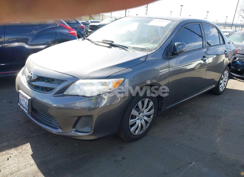 Photo 2 of 2012 Toyota Corolla LE (VIN 5YFBU4EE1CP003041)