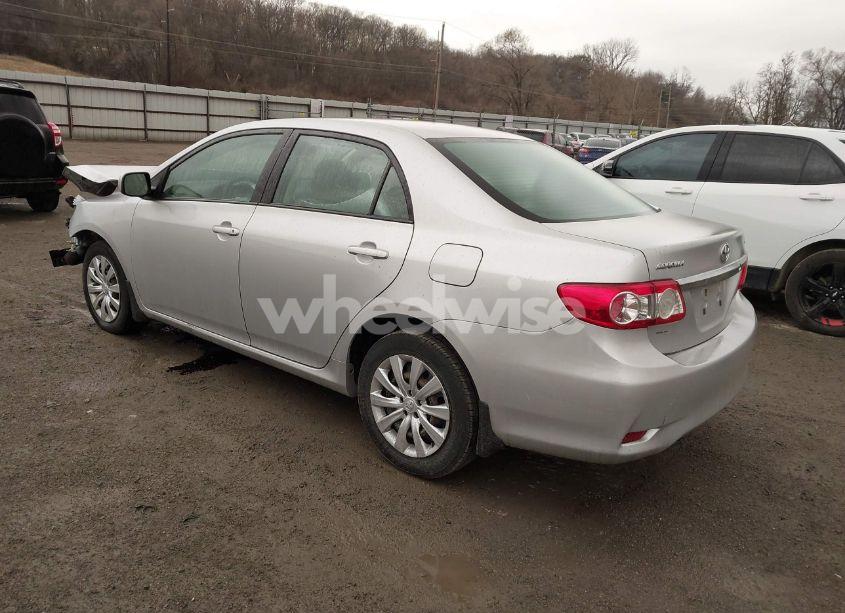 Photo 3 of 2012 Toyota Corolla LE (VIN 5YFBU4EE1CP055981)