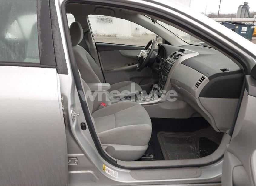 Photo 5 of 2012 Toyota Corolla LE (VIN 5YFBU4EE1CP055981)