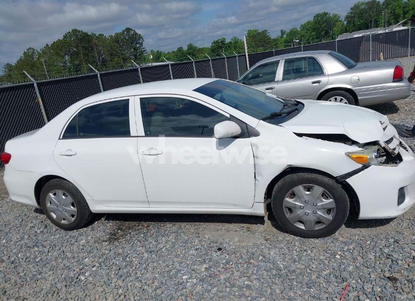 Photo 13 of 2013 Toyota Corolla L (VIN 5YFBU4EE1DP076086)