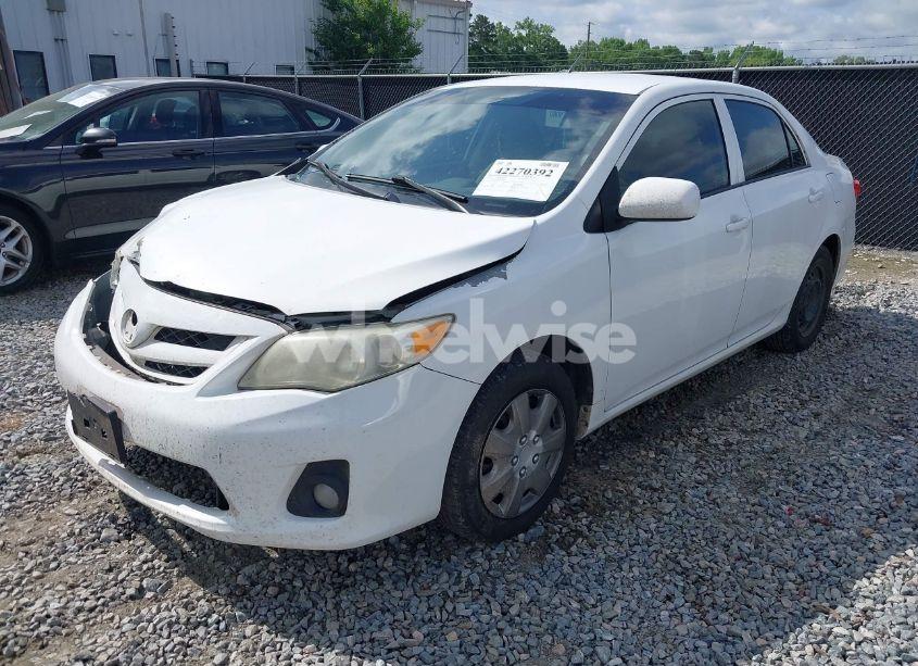 Photo 2 of 2013 Toyota Corolla L (VIN 5YFBU4EE1DP076086)
