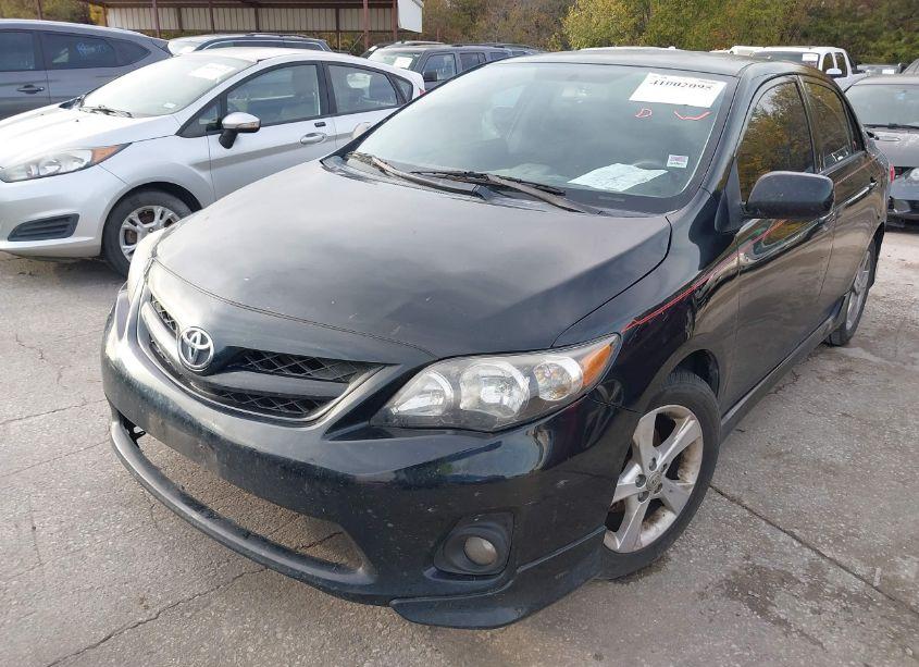 Photo 2 of 2013 Toyota Corolla S (VIN 5YFBU4EE1DP076816)
