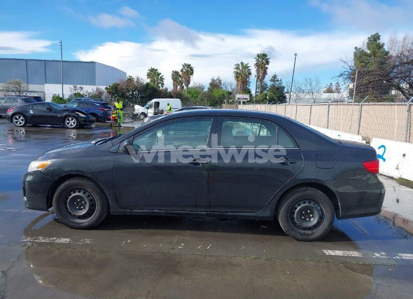 Photo 14 of 2013 Toyota Corolla LE (VIN 5YFBU4EE1DP093776)