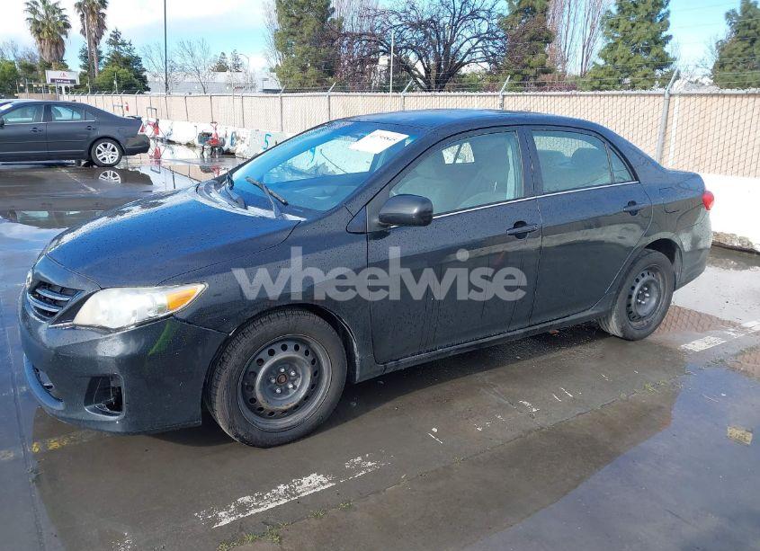 Photo 2 of 2013 Toyota Corolla LE (VIN 5YFBU4EE1DP093776)