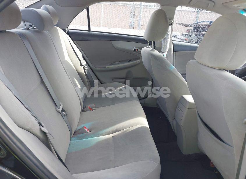 Photo 8 of 2013 Toyota Corolla LE (VIN 5YFBU4EE1DP093776)