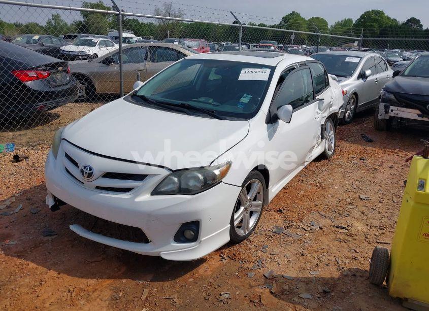 Photo 2 of 2013 Toyota Corolla S (VIN 5YFBU4EE1DP114089)