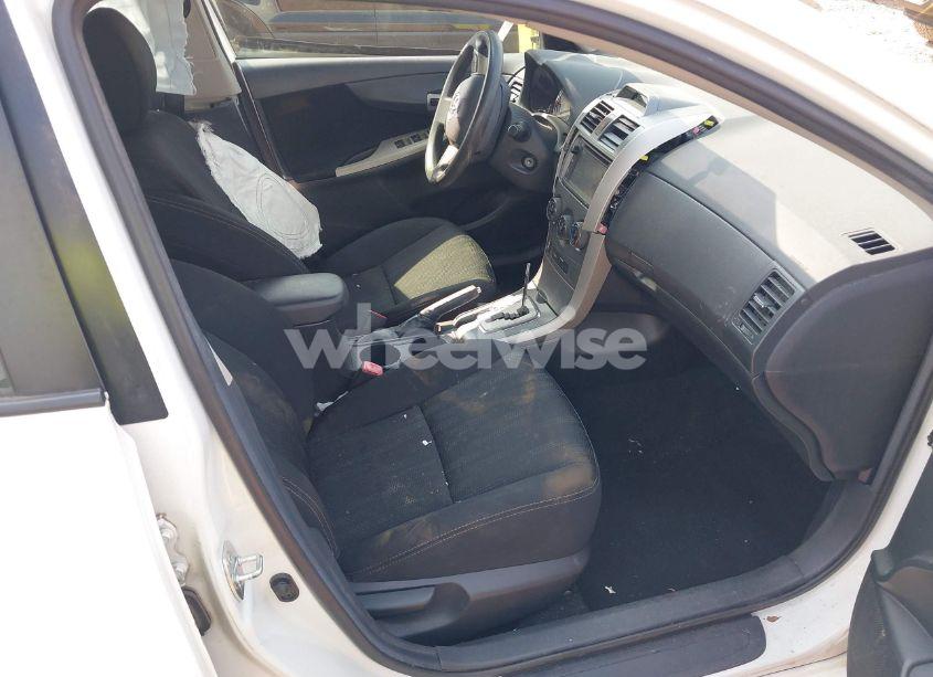 Photo 5 of 2013 Toyota Corolla S (VIN 5YFBU4EE1DP114089)