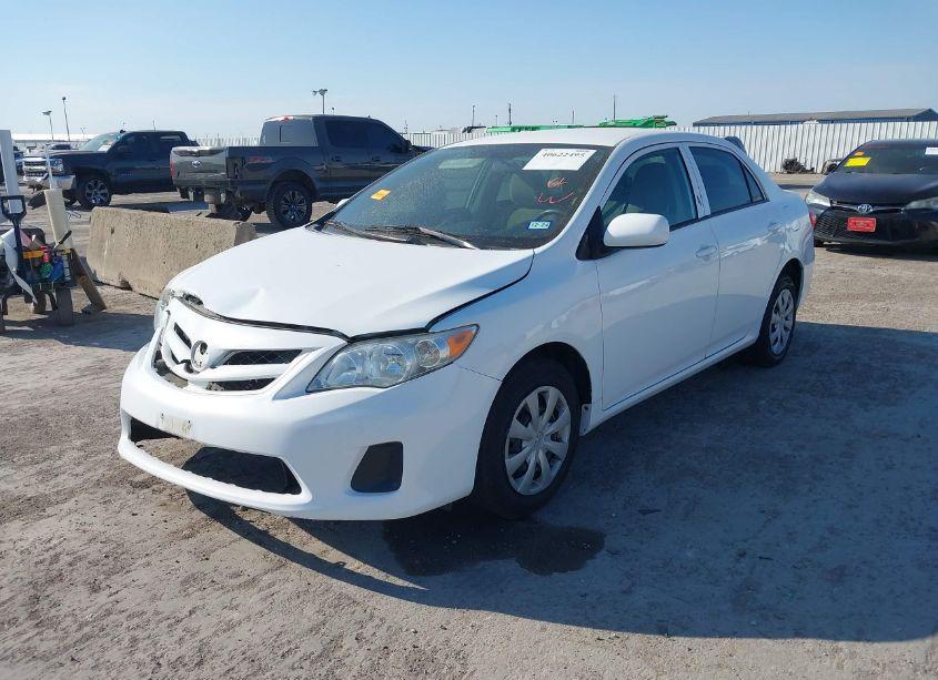 Photo 2 of 2013 Toyota Corolla L (VIN 5YFBU4EE1DP115338)