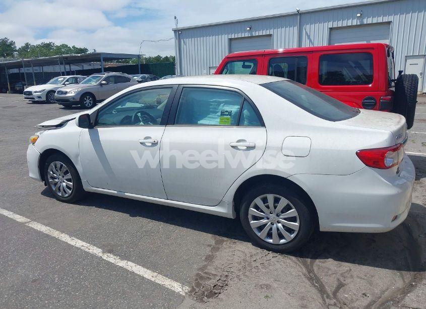Photo 14 of 2013 Toyota Corolla LE (VIN 5YFBU4EE1DP130972)