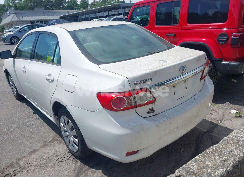 Photo 3 of 2013 Toyota Corolla LE (VIN 5YFBU4EE1DP130972)