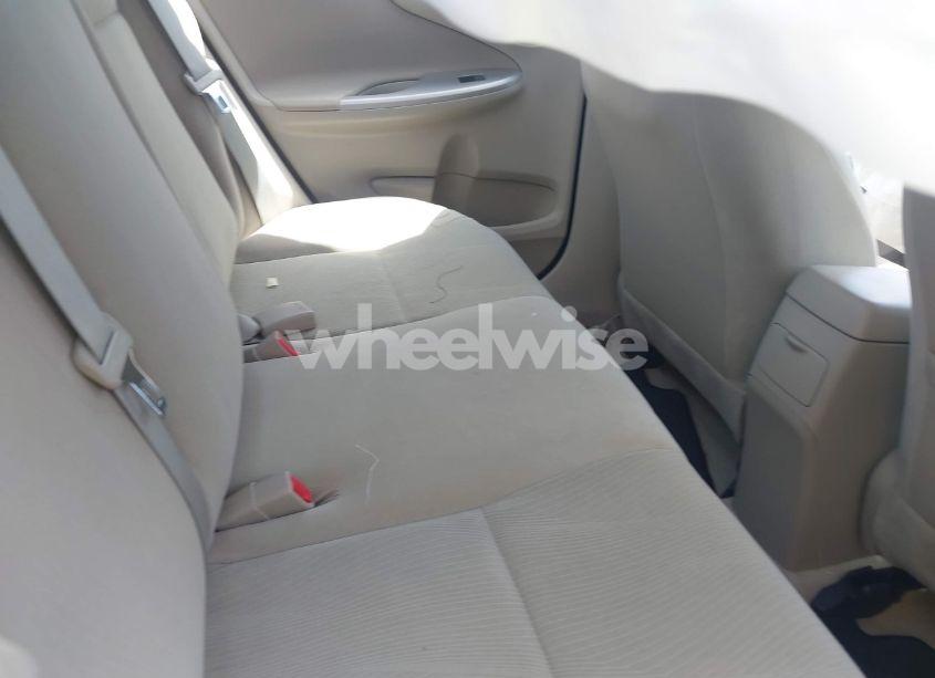 Photo 8 of 2013 Toyota Corolla LE (VIN 5YFBU4EE1DP130972)