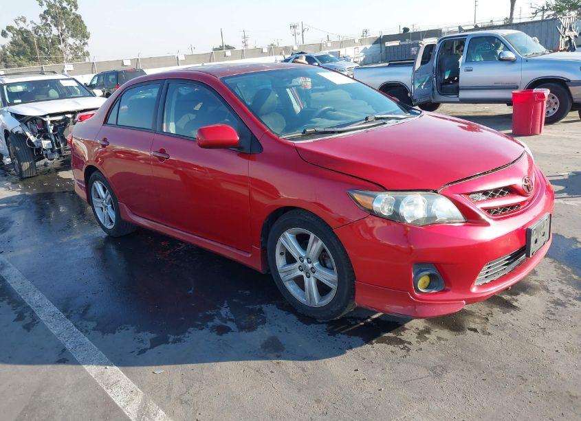 2013 Toyota Corolla S (VIN 5YFBU4EE1DP153734) main photo