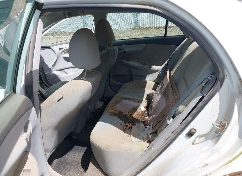 Photo 8 of 2013 Toyota Corolla LE (VIN 5YFBU4EE1DP172803)