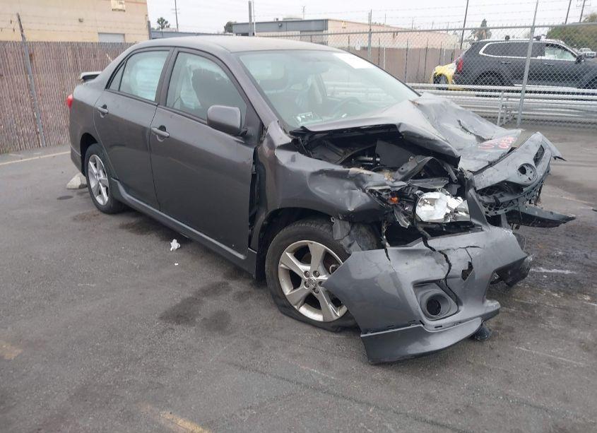 2013 Toyota Corolla S (VIN 5YFBU4EE1DP175720) main photo