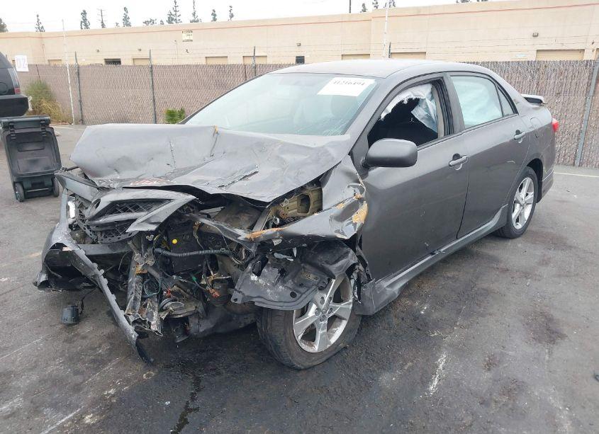 Photo 2 of 2013 Toyota Corolla S (VIN 5YFBU4EE1DP175720)