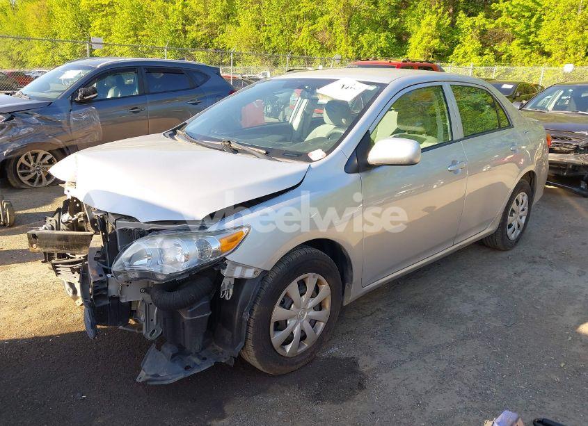 Photo 2 of 2013 Toyota Corolla L (VIN 5YFBU4EE1DP183946)