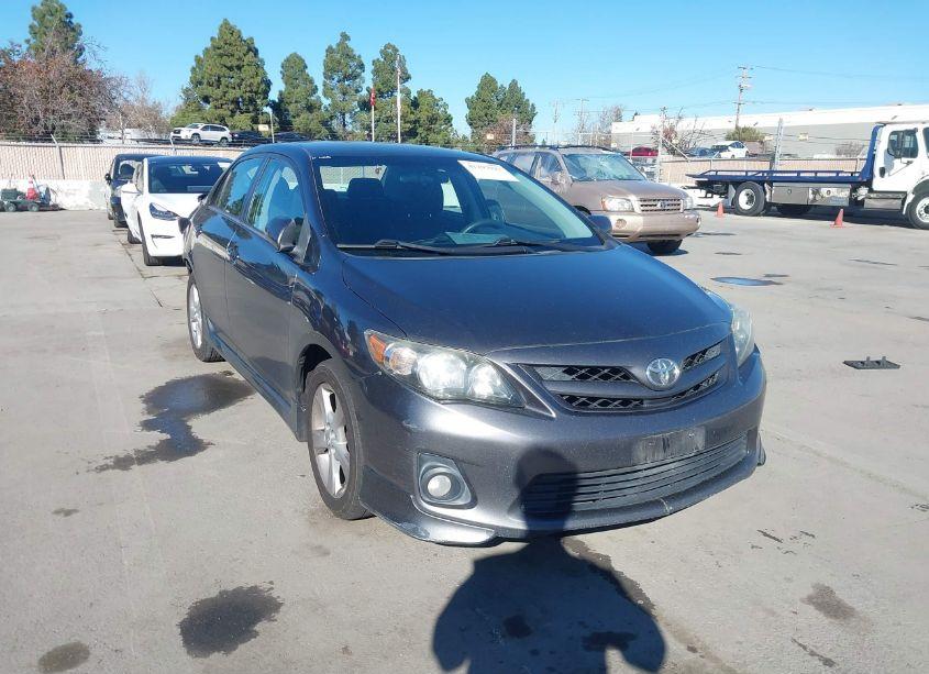 2013 Toyota Corolla S (VIN 5YFBU4EE1DP190802) main photo