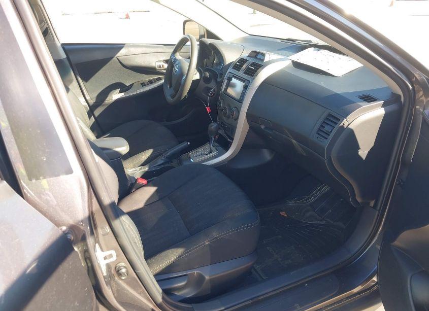 Photo 5 of 2013 Toyota Corolla S (VIN 5YFBU4EE1DP190802)