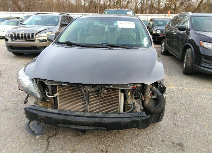 Photo 13 of 2013 Toyota Corolla LE (VIN 5YFBU4EE1DP199502)