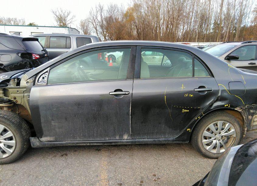 Photo 15 of 2013 Toyota Corolla LE (VIN 5YFBU4EE1DP199502)