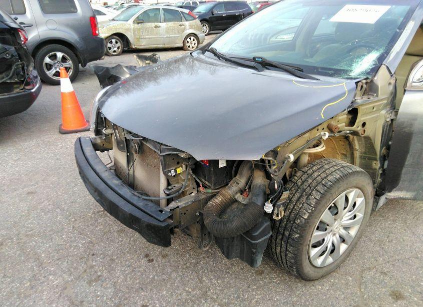 Photo 6 of 2013 Toyota Corolla LE (VIN 5YFBU4EE1DP199502)