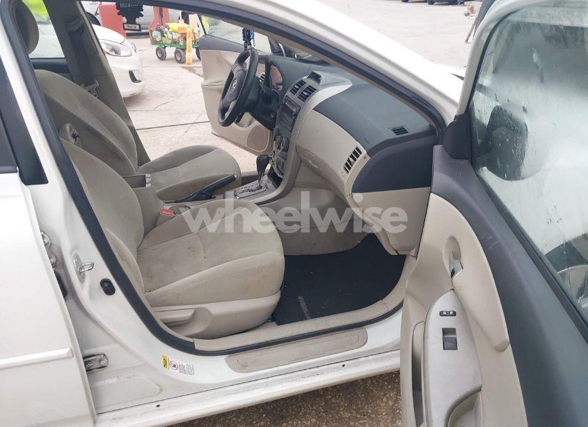 Photo 5 of 2012 Toyota Corolla LE (VIN 5YFBU4EE2CP003548)