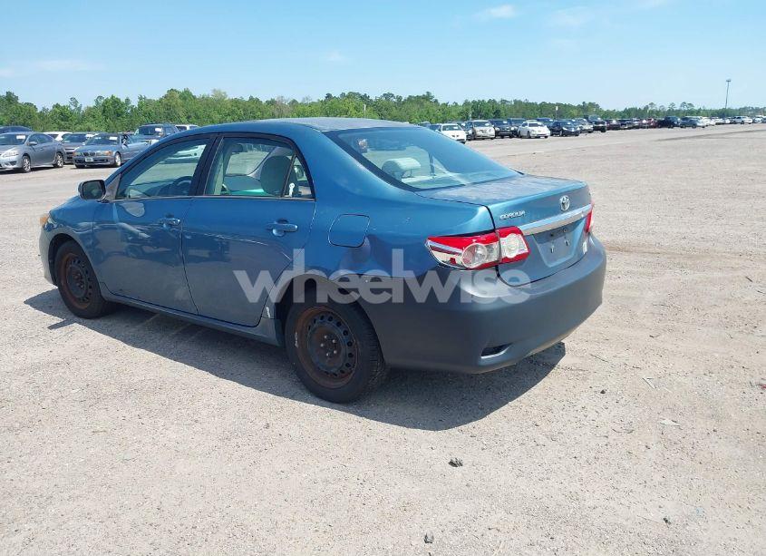 Photo 3 of 2012 Toyota Corolla LE (VIN 5YFBU4EE2CP064897)
