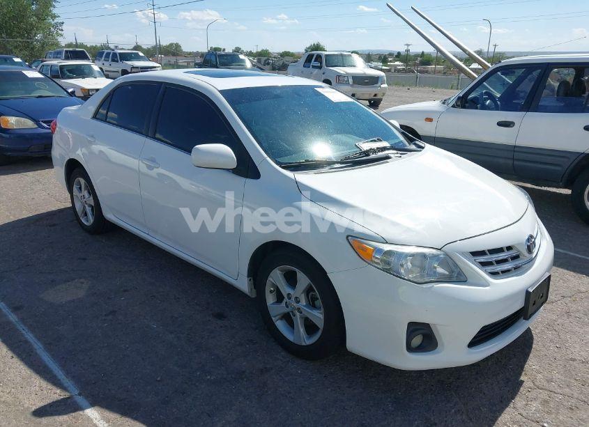 2013 Toyota Corolla LE (VIN 5YFBU4EE2DP079157) main photo
