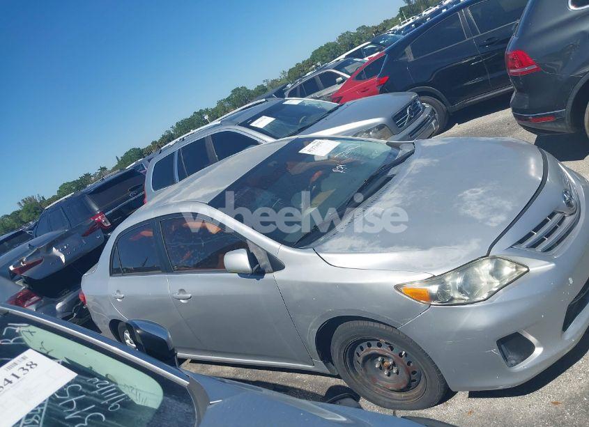 Photo 13 of 2013 Toyota Corolla LE (VIN 5YFBU4EE2DP080132)