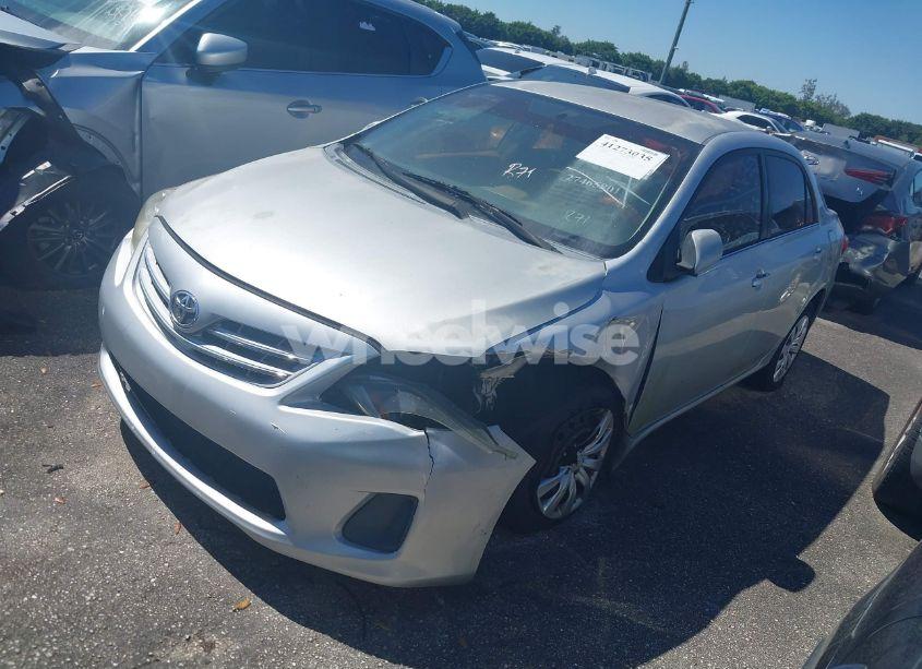 Photo 2 of 2013 Toyota Corolla LE (VIN 5YFBU4EE2DP080132)