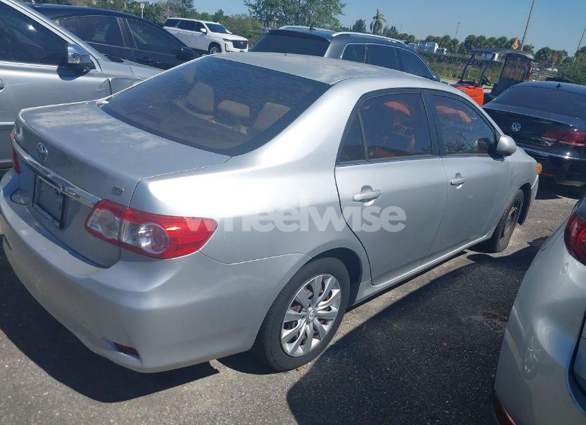 Photo 4 of 2013 Toyota Corolla LE (VIN 5YFBU4EE2DP080132)