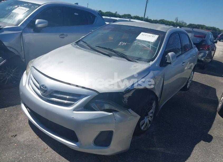Photo 6 of 2013 Toyota Corolla LE (VIN 5YFBU4EE2DP080132)