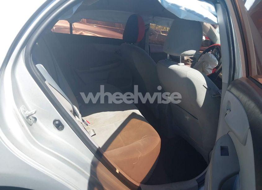 Photo 8 of 2013 Toyota Corolla LE (VIN 5YFBU4EE2DP080132)