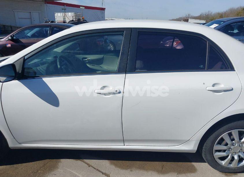 Photo 14 of 2013 Toyota Corolla LE (VIN 5YFBU4EE2DP086304)