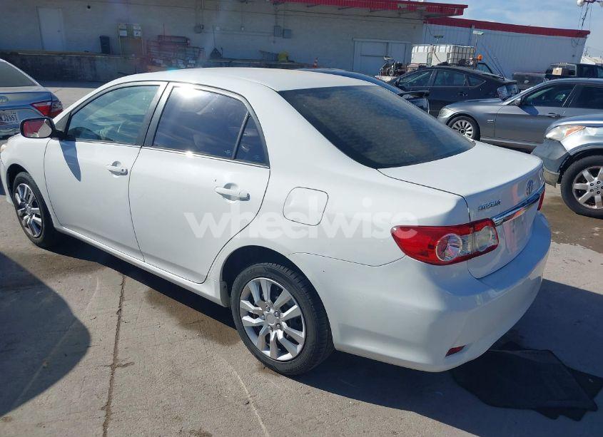 Photo 3 of 2013 Toyota Corolla LE (VIN 5YFBU4EE2DP086304)