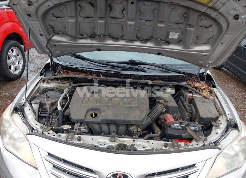 Photo 10 of 2013 Toyota Corolla LE (VIN 5YFBU4EE2DP095133)