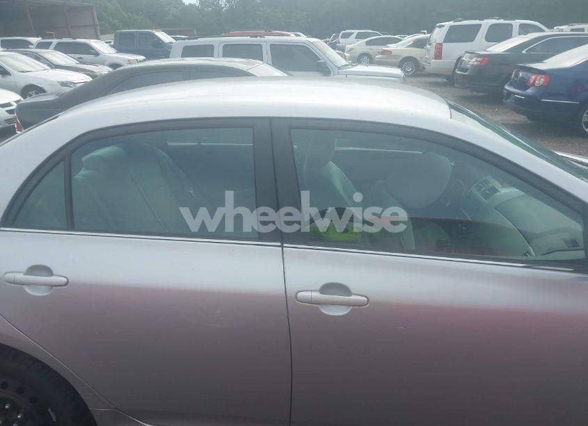 Photo 13 of 2013 Toyota Corolla LE (VIN 5YFBU4EE2DP095133)