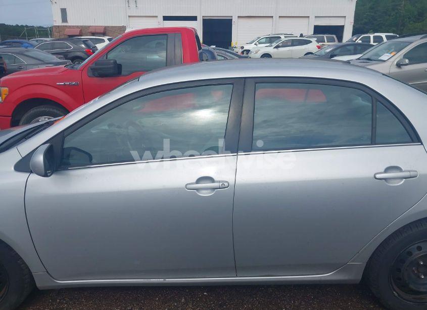 Photo 14 of 2013 Toyota Corolla LE (VIN 5YFBU4EE2DP095133)