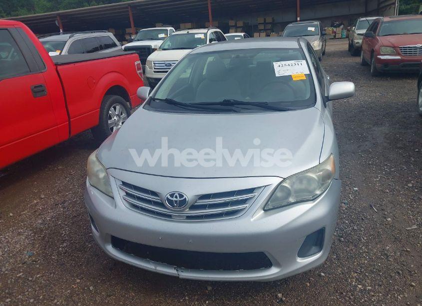 Photo 6 of 2013 Toyota Corolla LE (VIN 5YFBU4EE2DP095133)